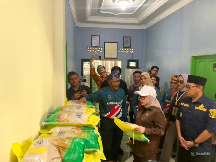 Tinjau Koperasi Selumit, Wamen Minta Potensi Usaha Lokal Dimaksimalkan