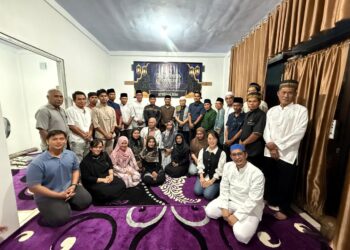 Momen kebersamaan NasDem Bulungan bersama warga dalam agenda bukber sekaligus peresmian sekretariat baru