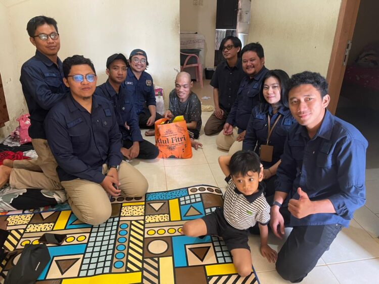 Berkah di Akhir Ramadan: PWI Tarakan Berbagi Takjil dan Sembako