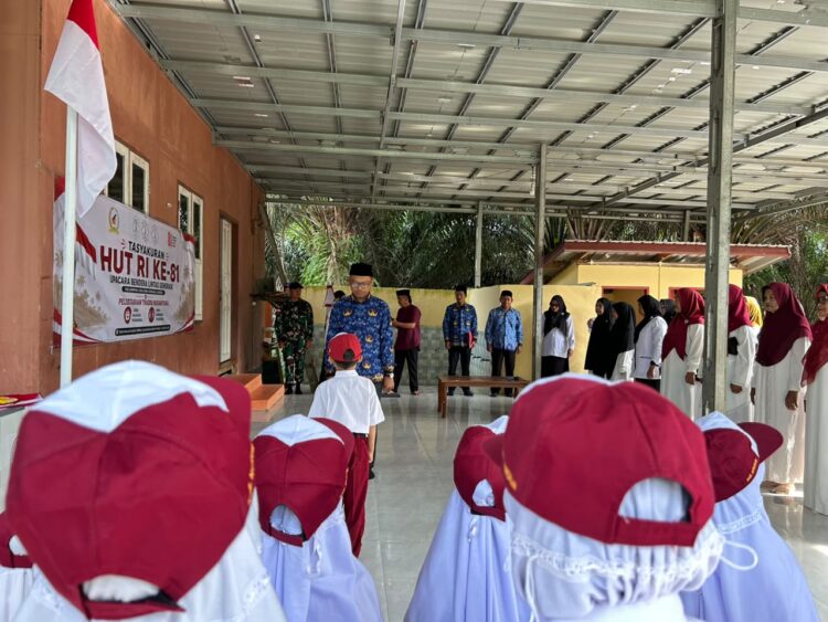 Dari Ujung Negeri Pulau Sebatik, Cucu hingga Nenek Bersama dalam Satu Barisan Upacara Bendera HUT RI
