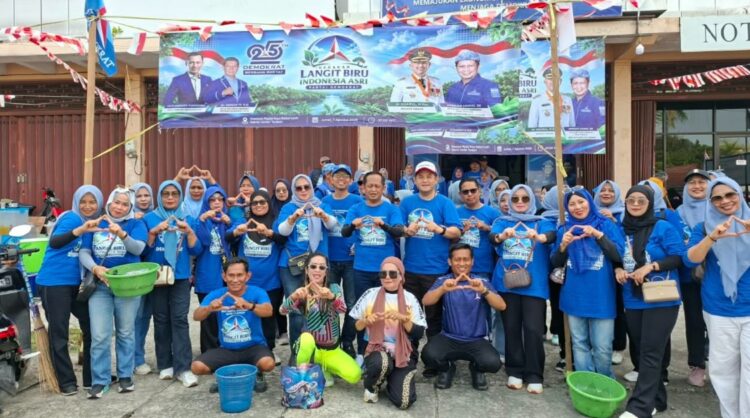 Sambut HUT ke-25, Demokrat Tarakan Kerahkan 130 Orang Bersihkan Jalan dan Parit