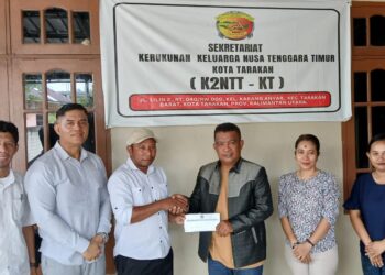 Ketua DPRD Tarakan Salurkan Bantuan untuk Korban Kebakaran dan Gempa NTT